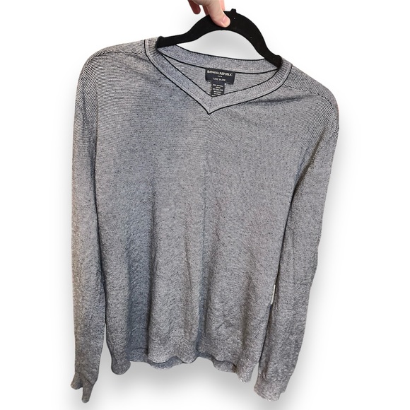 Banana Republic Men’s sweater Size Large - Picture 4 of 5